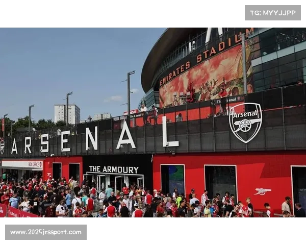 球迷热潮:英超比赛日体验与球场旅游新风尚 球迷热潮:英超比赛日体验与球场旅游新风尚